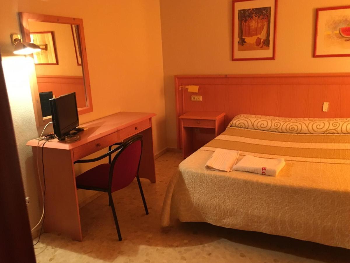 Hostal Carlos III Эль-Эхидо Экстерьер фото