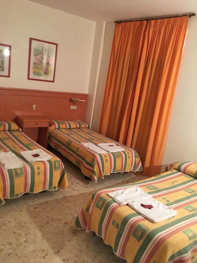 Hostal Carlos III Эль-Эхидо Экстерьер фото