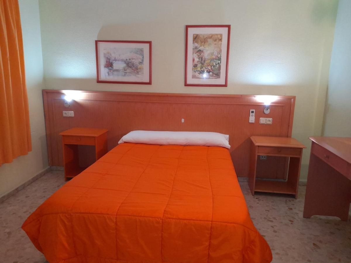 Hostal Carlos III Эль-Эхидо Экстерьер фото